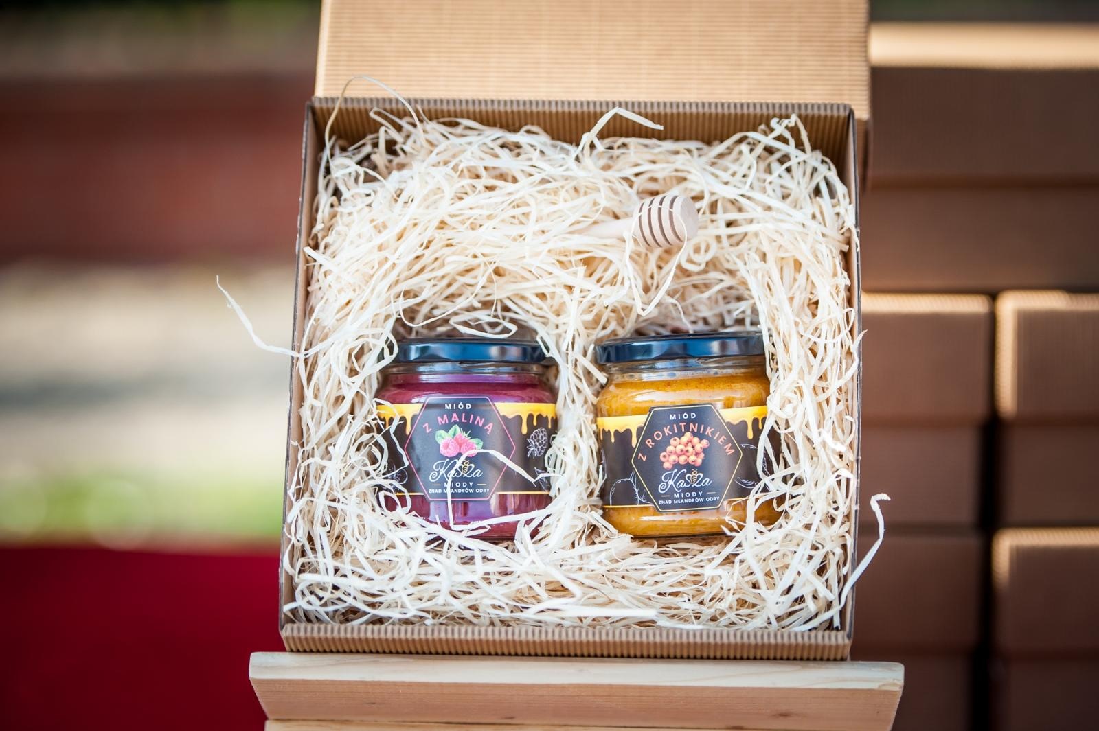 Zdjęcie w galerii na portalu naszraciborz.pl: Ruszył wiosenny jarmark na Zamku Piastowskim w Raciborzu wiadomości z regionu