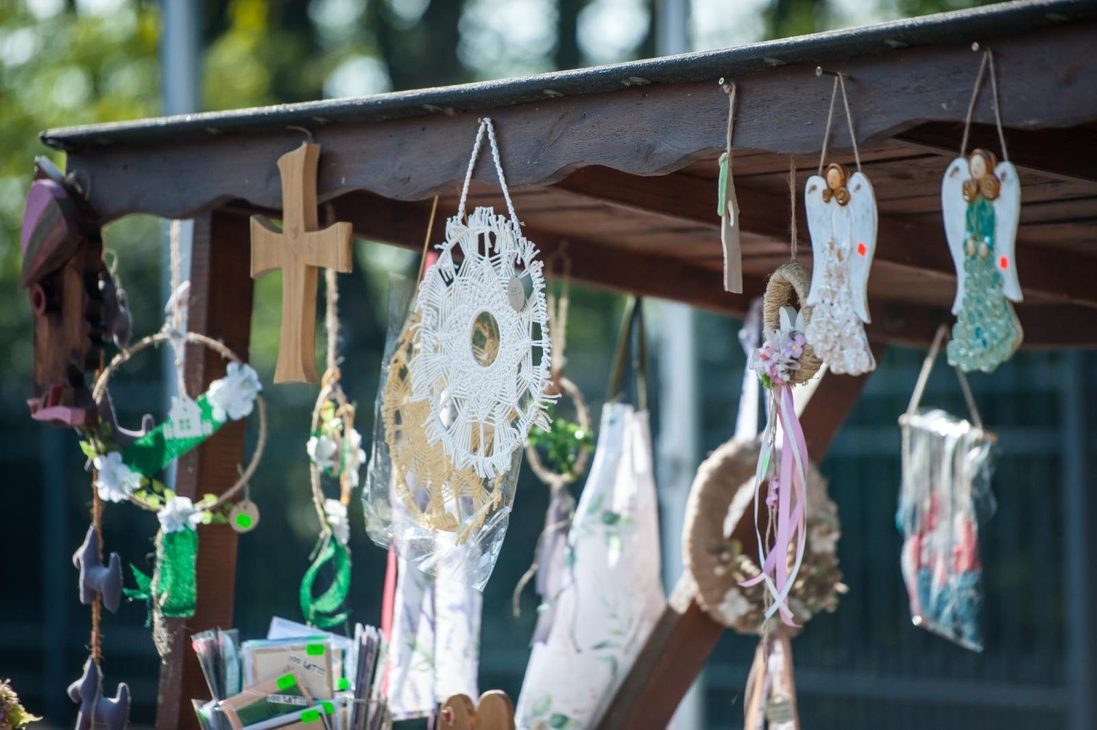 Zdjęcie w galerii na portalu naszraciborz.pl: Ruszył wiosenny jarmark na Zamku Piastowskim w Raciborzu wiadomości z regionu
