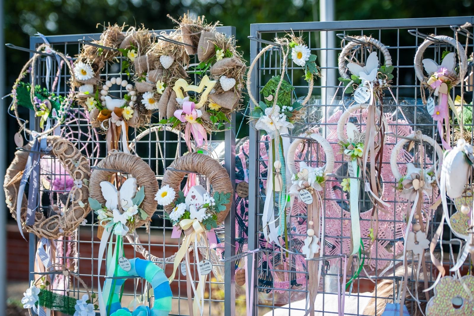 Zdjęcie w galerii na portalu naszraciborz.pl: Ruszył wiosenny jarmark na Zamku Piastowskim w Raciborzu wiadomości z regionu