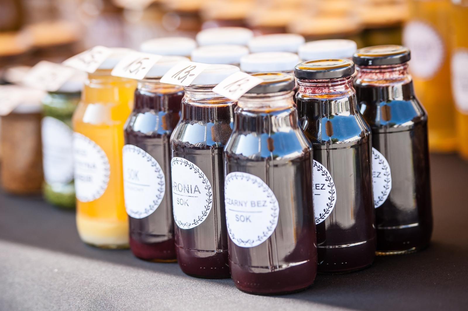 Zdjęcie w galerii na portalu naszraciborz.pl: Ruszył wiosenny jarmark na Zamku Piastowskim w Raciborzu wiadomości z regionu