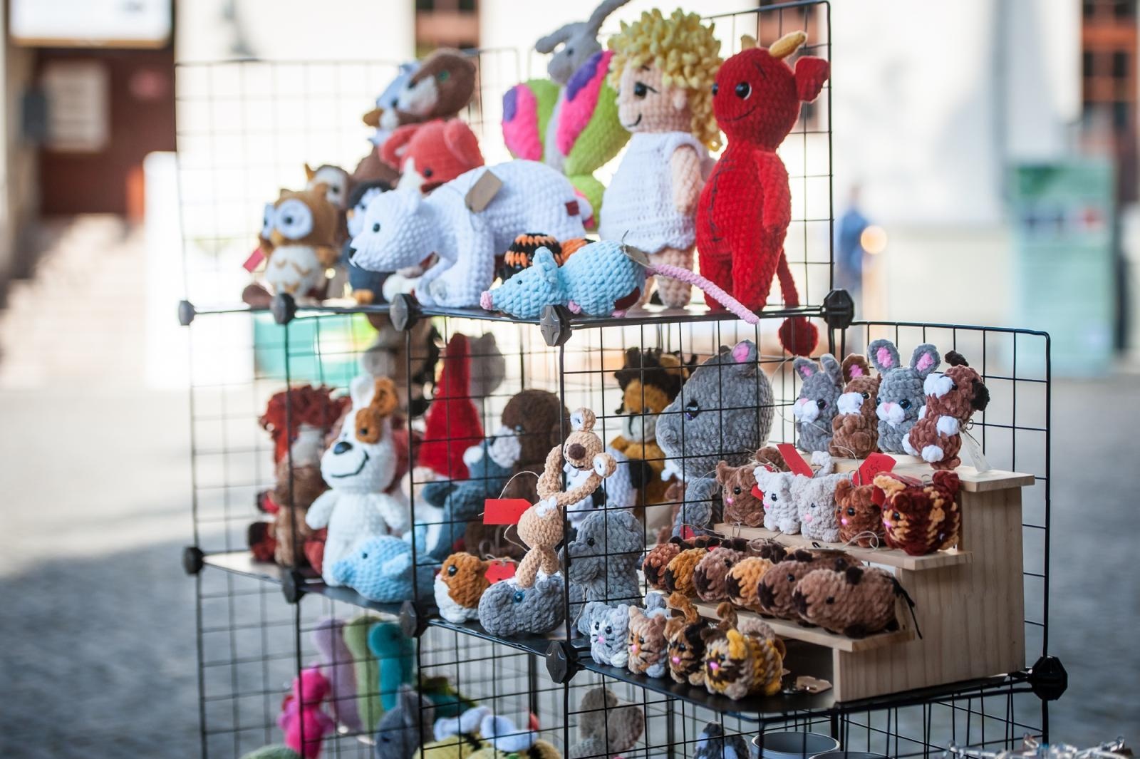 Zdjęcie w galerii na portalu naszraciborz.pl: Ruszył wiosenny jarmark na Zamku Piastowskim w Raciborzu wiadomości z regionu