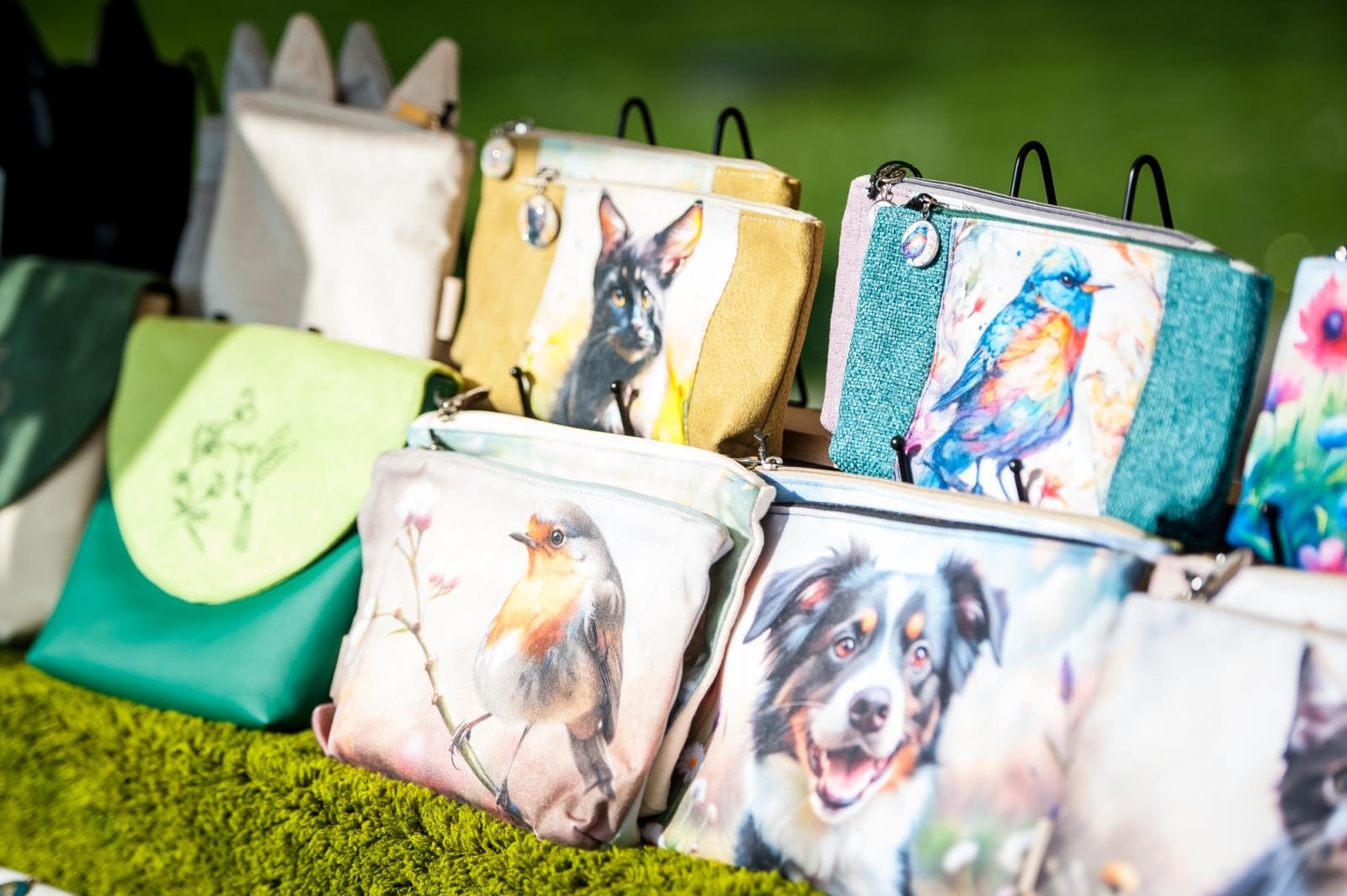 Zdjęcie w galerii na portalu naszraciborz.pl: Ruszył wiosenny jarmark na Zamku Piastowskim w Raciborzu wiadomości z regionu