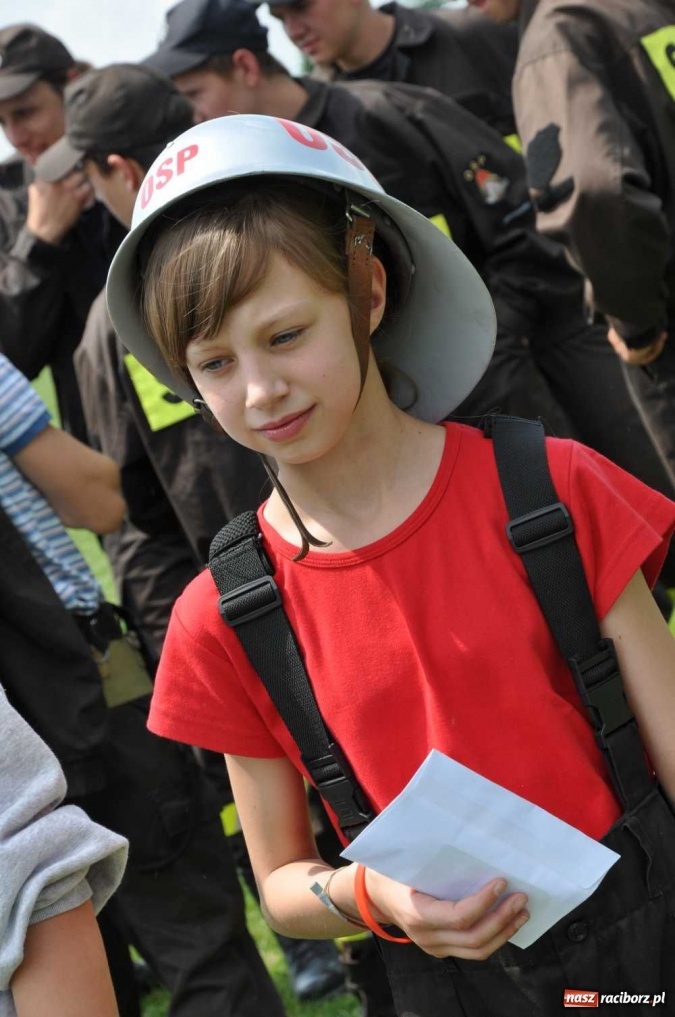 Zdjęcie w galerii na portalu naszraciborz.pl: W Pietrowicach zmagali się strażacy wiadomości z regionu