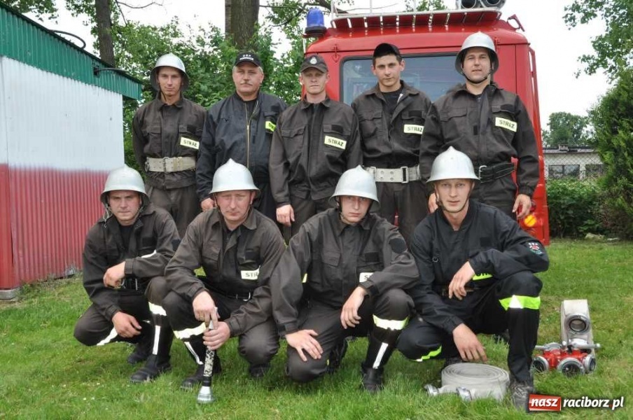 Zdjęcie w galerii na portalu naszraciborz.pl: W Pietrowicach zmagali się strażacy wiadomości z regionu