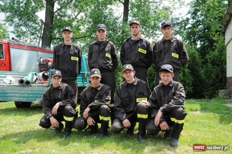 Zdjęcie w galerii na portalu naszraciborz.pl: W Pietrowicach zmagali się strażacy wiadomości z regionu