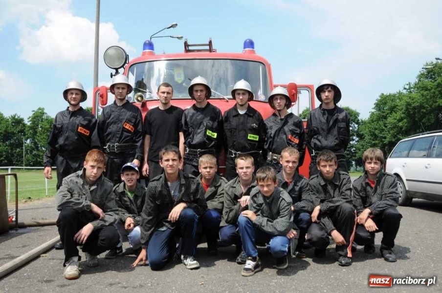 Zdjęcie w galerii na portalu naszraciborz.pl: W Pietrowicach zmagali się strażacy wiadomości z regionu