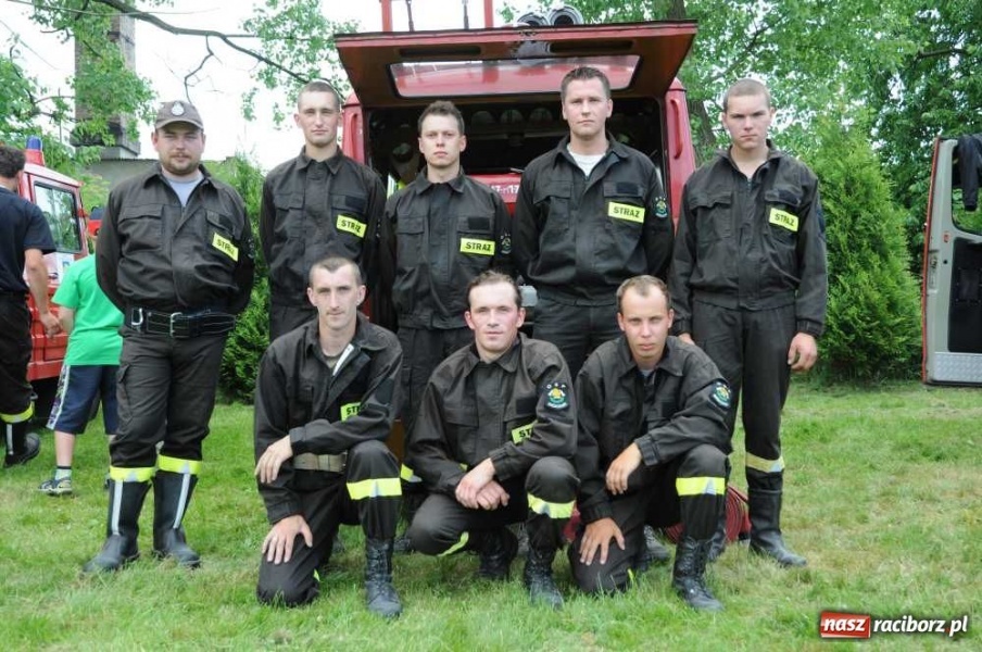 Zdjęcie w galerii na portalu naszraciborz.pl: W Pietrowicach zmagali się strażacy wiadomości z regionu