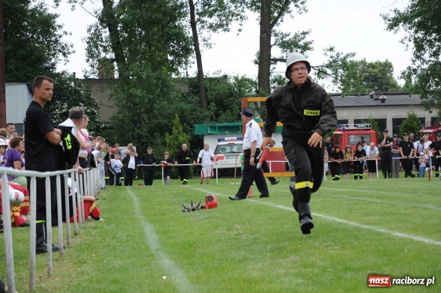 Zdjęcie w galerii na portalu naszraciborz.pl: W Pietrowicach zmagali się strażacy wiadomości z regionu