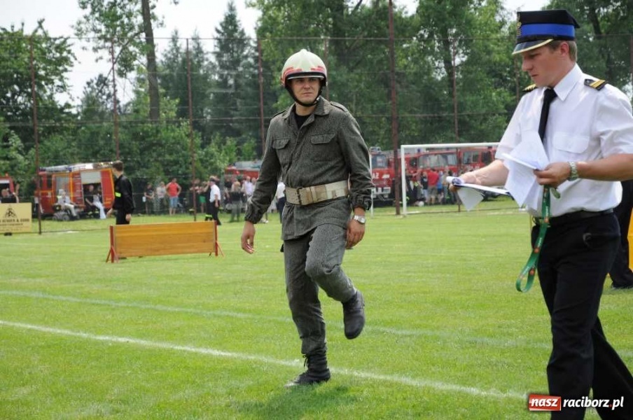 Zdjęcie w galerii na portalu naszraciborz.pl: W Pietrowicach zmagali się strażacy wiadomości z regionu