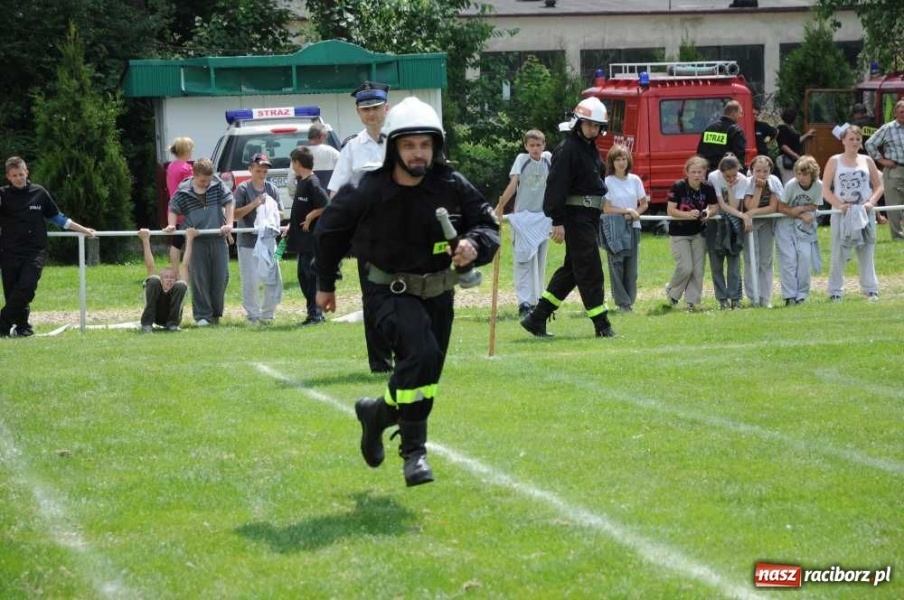 Zdjęcie w galerii na portalu naszraciborz.pl: W Pietrowicach zmagali się strażacy wiadomości z regionu