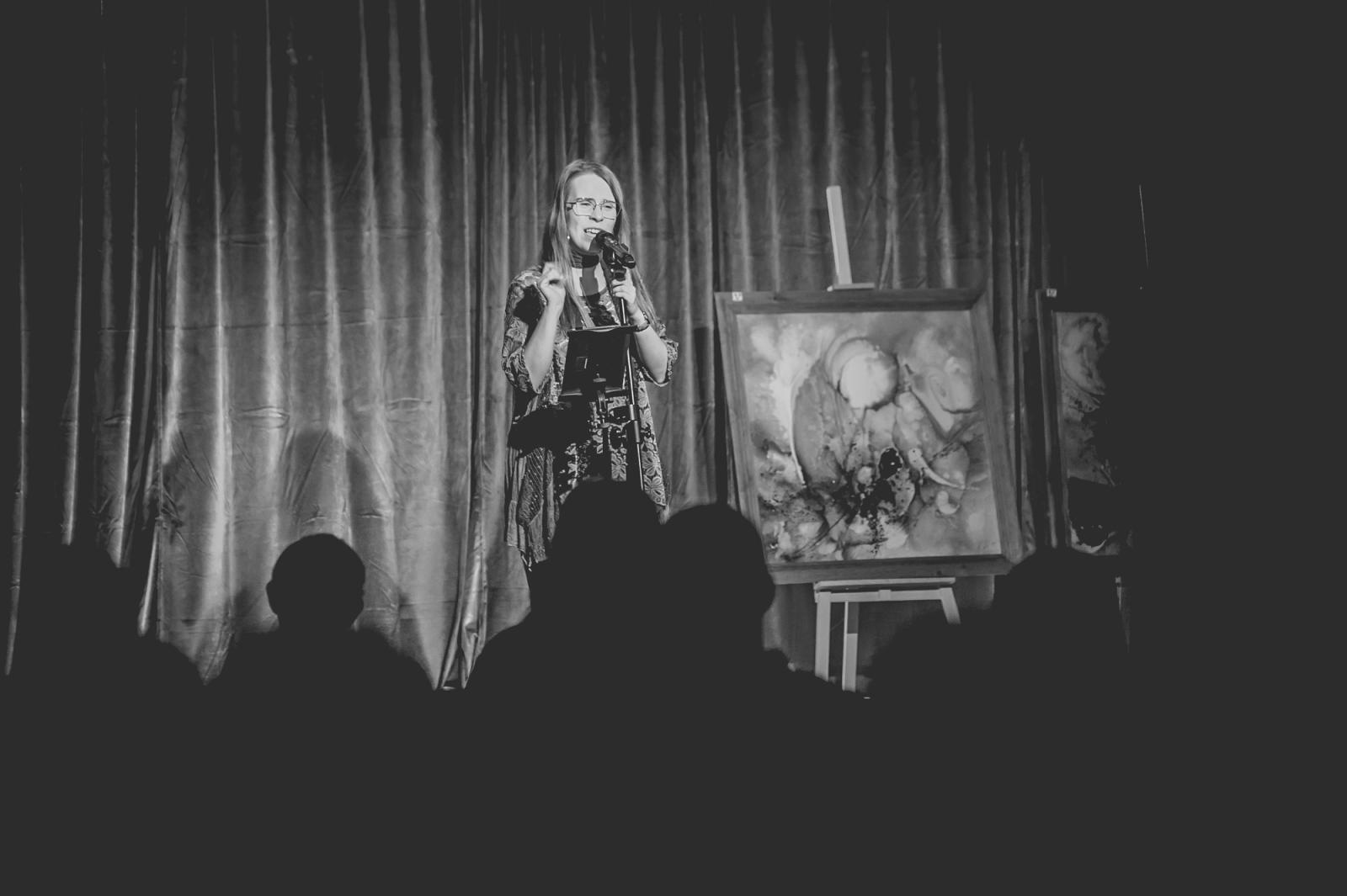 Zdjęcie w galerii na portalu naszraciborz.pl: Piątkowa noc na zamku z mroczną historią i soulem wiadomości z regionu