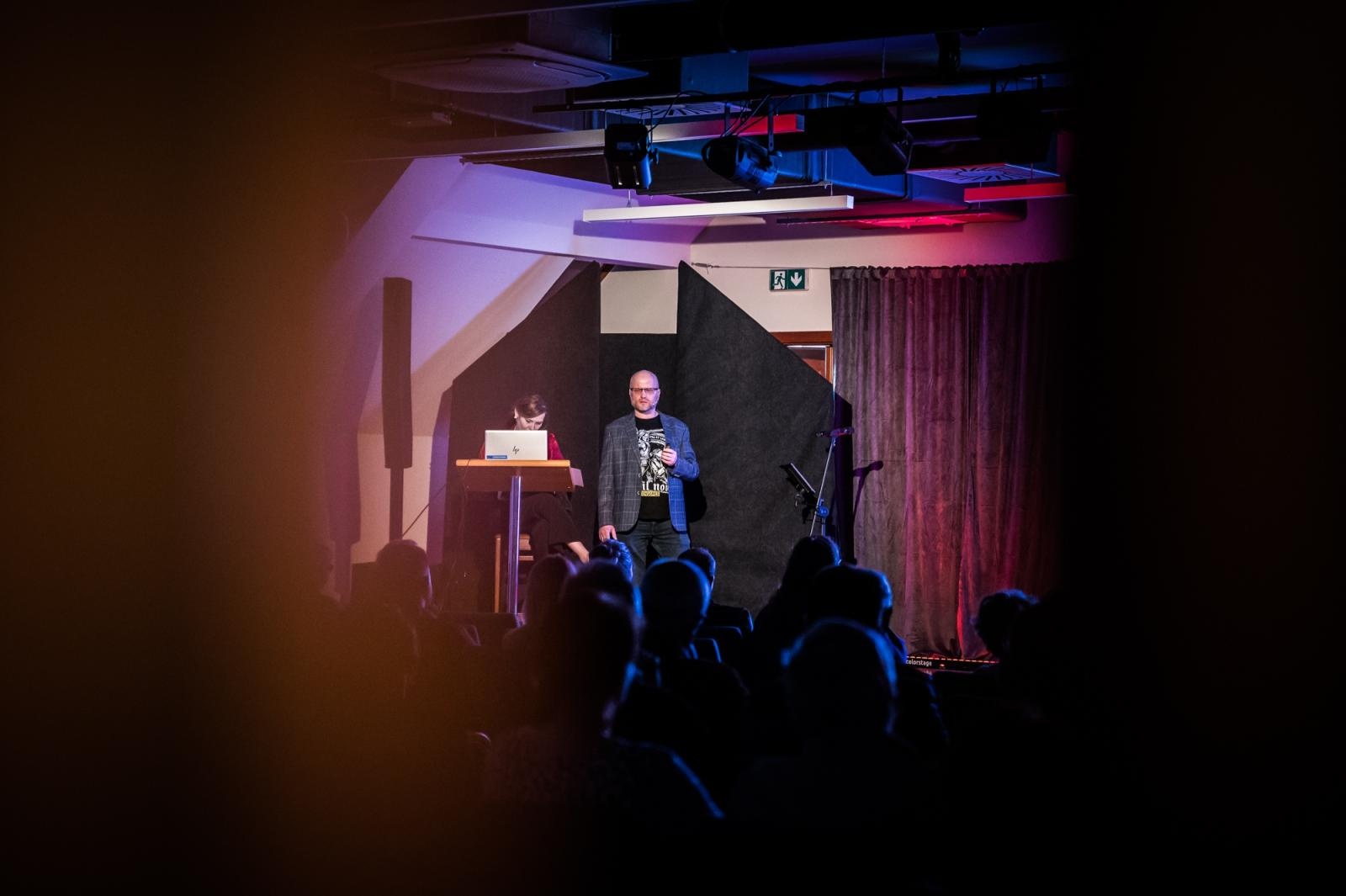 Zdjęcie w galerii na portalu naszraciborz.pl: Piątkowa noc na zamku z mroczną historią i soulem wiadomości z regionu