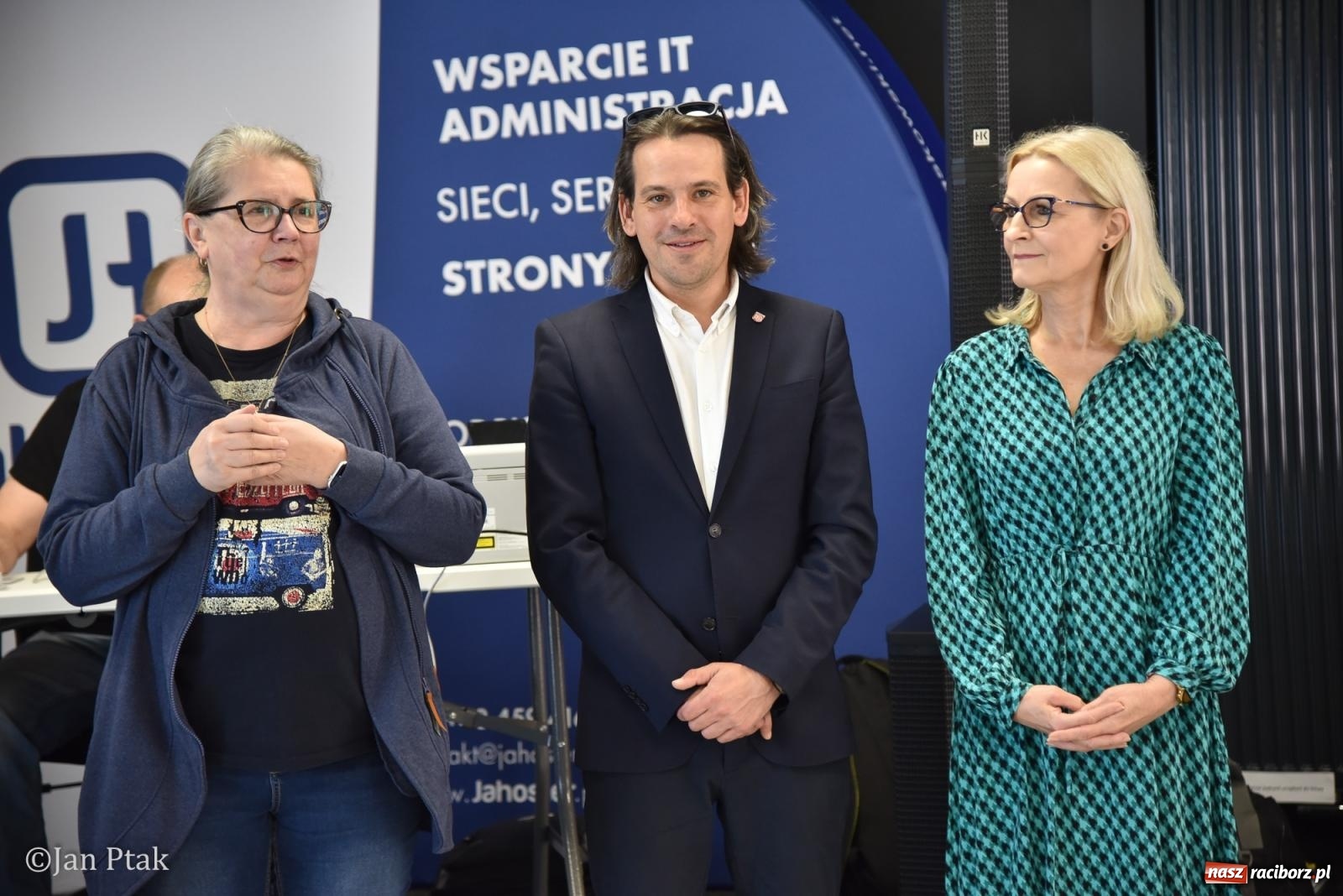 Zdjęcie w galerii na portalu naszraciborz.pl: Scrabble po raz pierwszy na dworcu. Mistrzostwa Raciborza na Stacji Młodych wiadomości z regionu