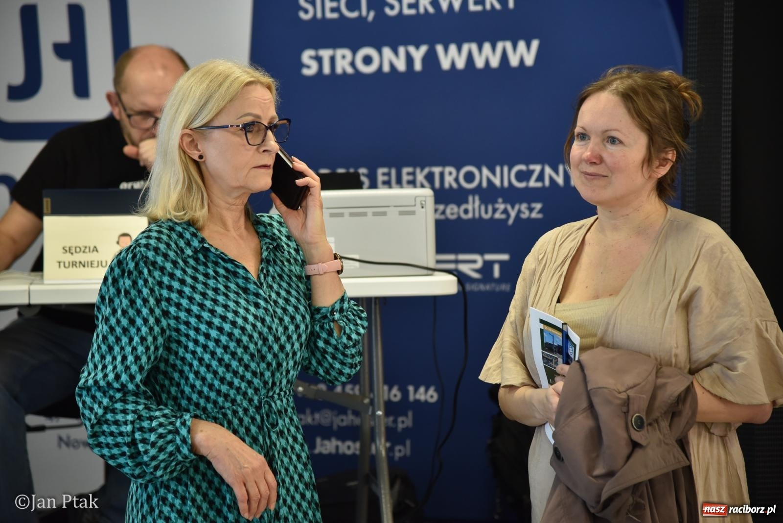 Zdjęcie w galerii na portalu naszraciborz.pl: Scrabble po raz pierwszy na dworcu. Mistrzostwa Raciborza na Stacji Młodych wiadomości z regionu