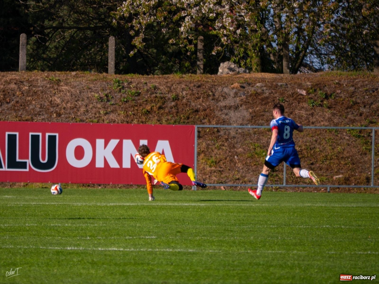 Zdjęcie w galerii na portalu naszraciborz.pl: Wyrównany mecz i walka do końca. Unia Racibórz dzieli punkty z Naprzodem Czyżowice [FOTO] wiadomości z regionu