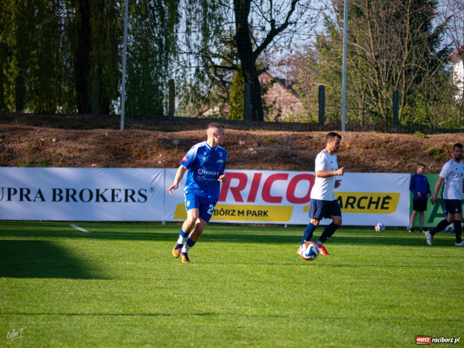 Zdjęcie w galerii na portalu naszraciborz.pl: Wyrównany mecz i walka do końca. Unia Racibórz dzieli punkty z Naprzodem Czyżowice [FOTO] wiadomości z regionu
