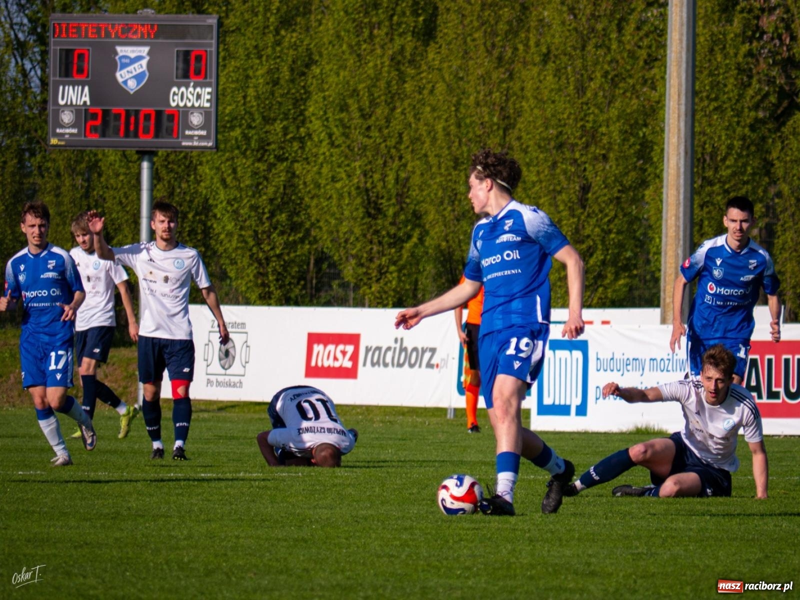 Zdjęcie w galerii na portalu naszraciborz.pl: Wyrównany mecz i walka do końca. Unia Racibórz dzieli punkty z Naprzodem Czyżowice [FOTO] wiadomości z regionu
