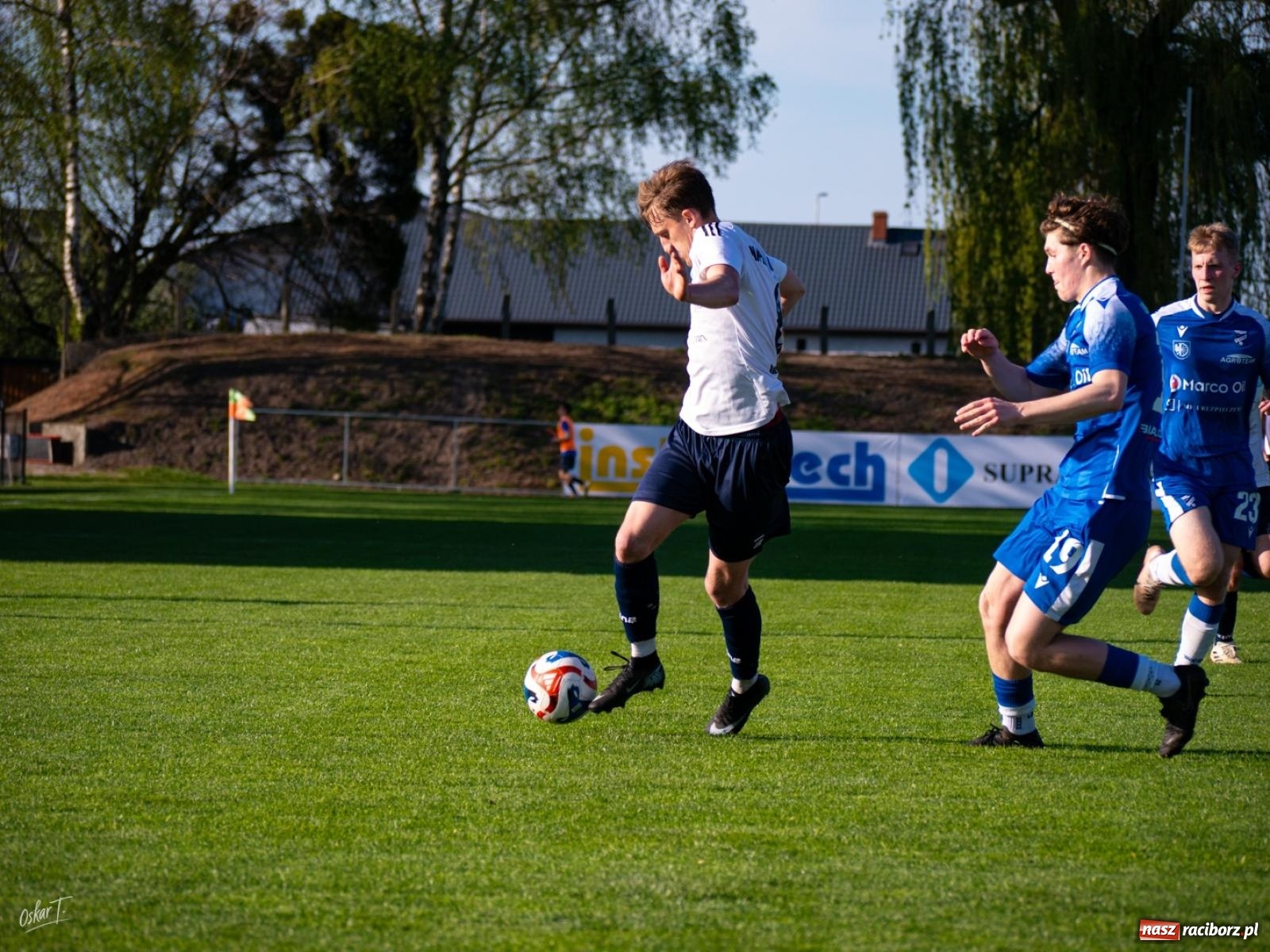 Zdjęcie w galerii na portalu naszraciborz.pl: Wyrównany mecz i walka do końca. Unia Racibórz dzieli punkty z Naprzodem Czyżowice [FOTO] wiadomości z regionu