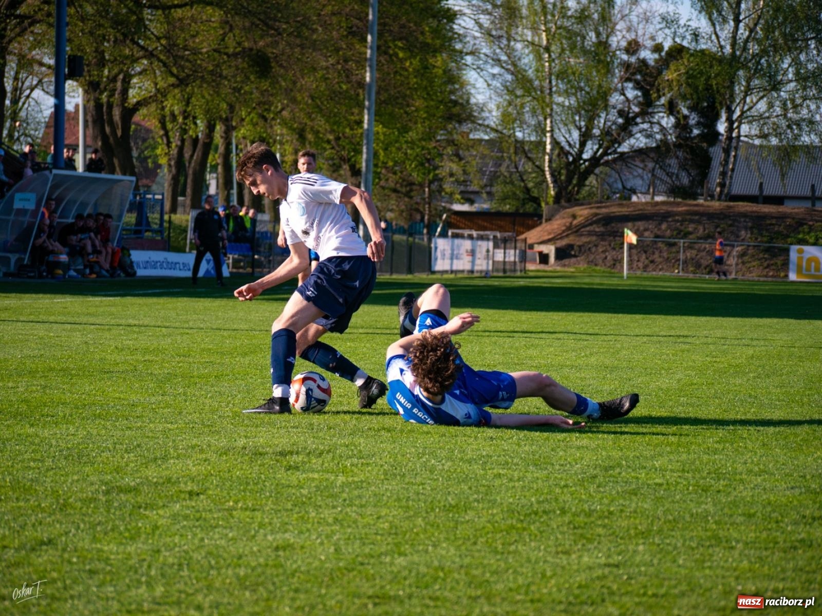 Zdjęcie w galerii na portalu naszraciborz.pl: Wyrównany mecz i walka do końca. Unia Racibórz dzieli punkty z Naprzodem Czyżowice [FOTO] wiadomości z regionu
