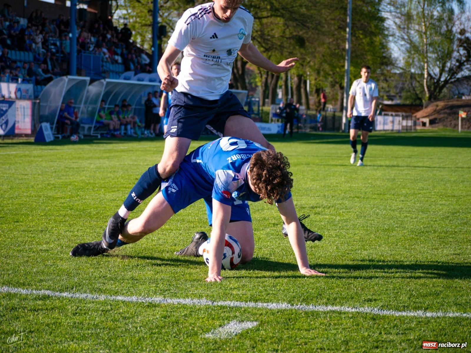 Zdjęcie w galerii na portalu naszraciborz.pl: Wyrównany mecz i walka do końca. Unia Racibórz dzieli punkty z Naprzodem Czyżowice [FOTO] wiadomości z regionu