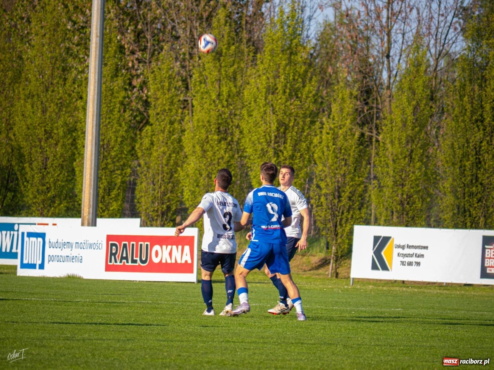Zdjęcie w galerii na portalu naszraciborz.pl: Wyrównany mecz i walka do końca. Unia Racibórz dzieli punkty z Naprzodem Czyżowice [FOTO] wiadomości z regionu