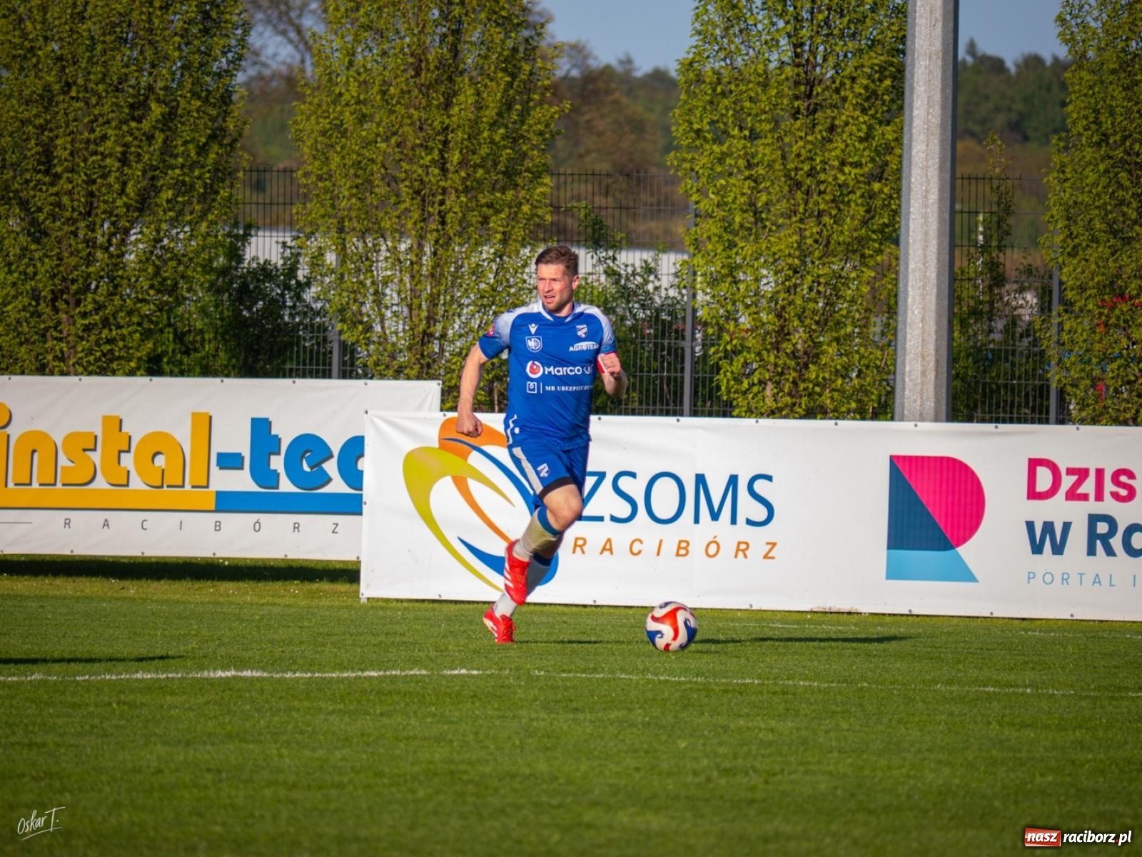 Zdjęcie w galerii na portalu naszraciborz.pl: Wyrównany mecz i walka do końca. Unia Racibórz dzieli punkty z Naprzodem Czyżowice [FOTO] wiadomości z regionu