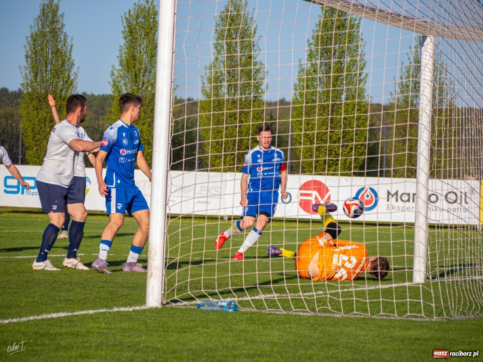 Zdjęcie w galerii na portalu naszraciborz.pl: Wyrównany mecz i walka do końca. Unia Racibórz dzieli punkty z Naprzodem Czyżowice [FOTO] wiadomości z regionu