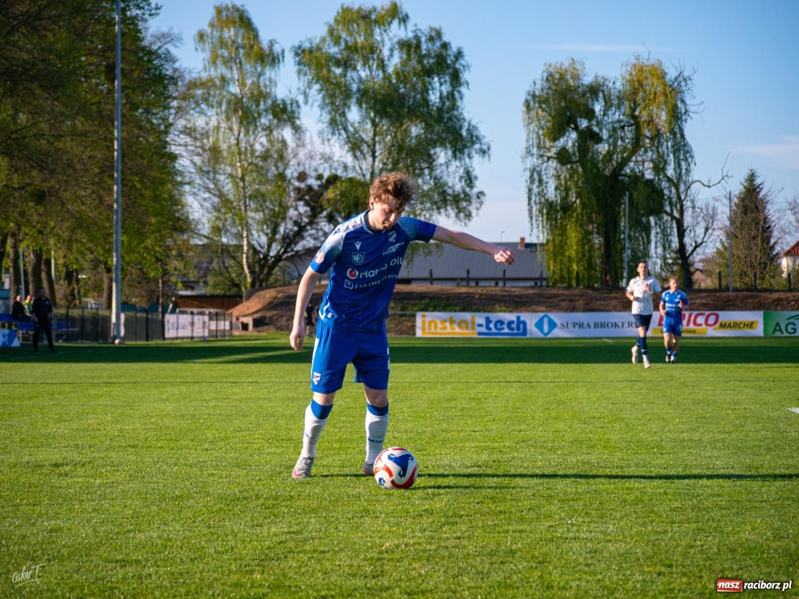Zdjęcie w galerii na portalu naszraciborz.pl: Wyrównany mecz i walka do końca. Unia Racibórz dzieli punkty z Naprzodem Czyżowice [FOTO] wiadomości z regionu