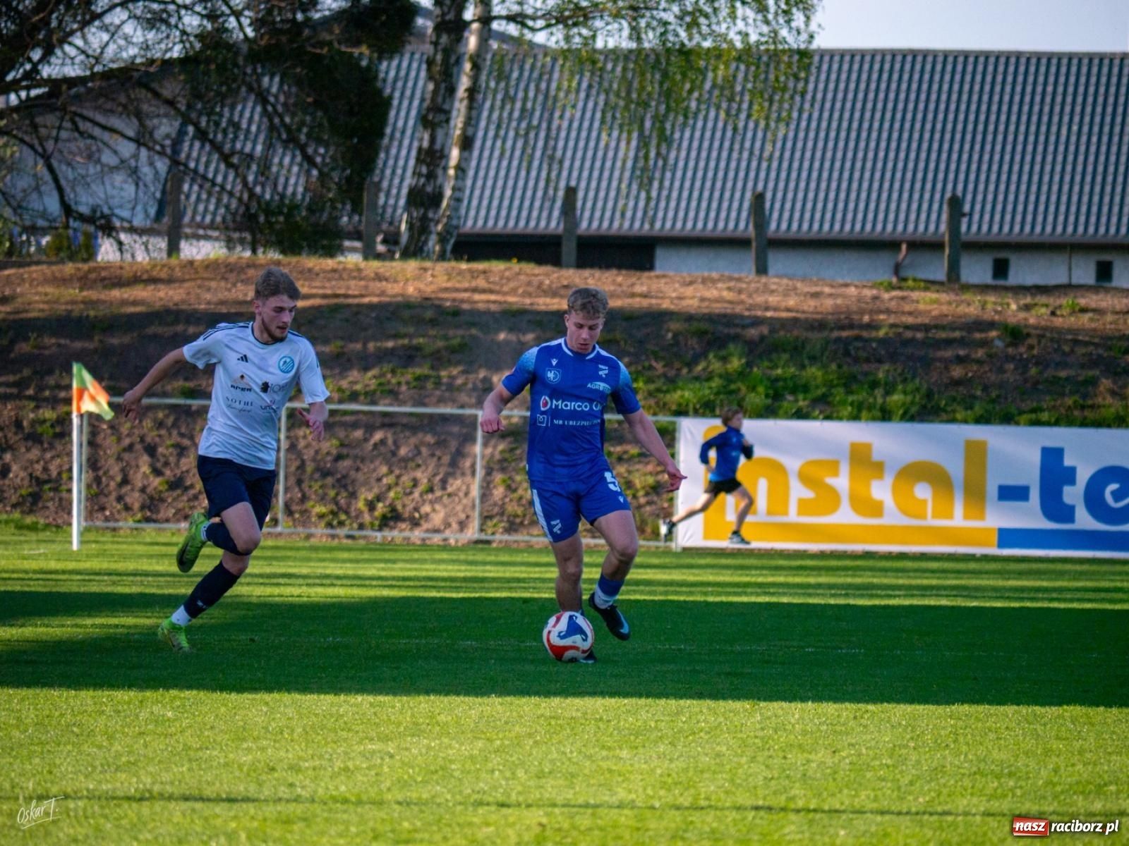 Zdjęcie w galerii na portalu naszraciborz.pl: Wyrównany mecz i walka do końca. Unia Racibórz dzieli punkty z Naprzodem Czyżowice [FOTO] wiadomości z regionu