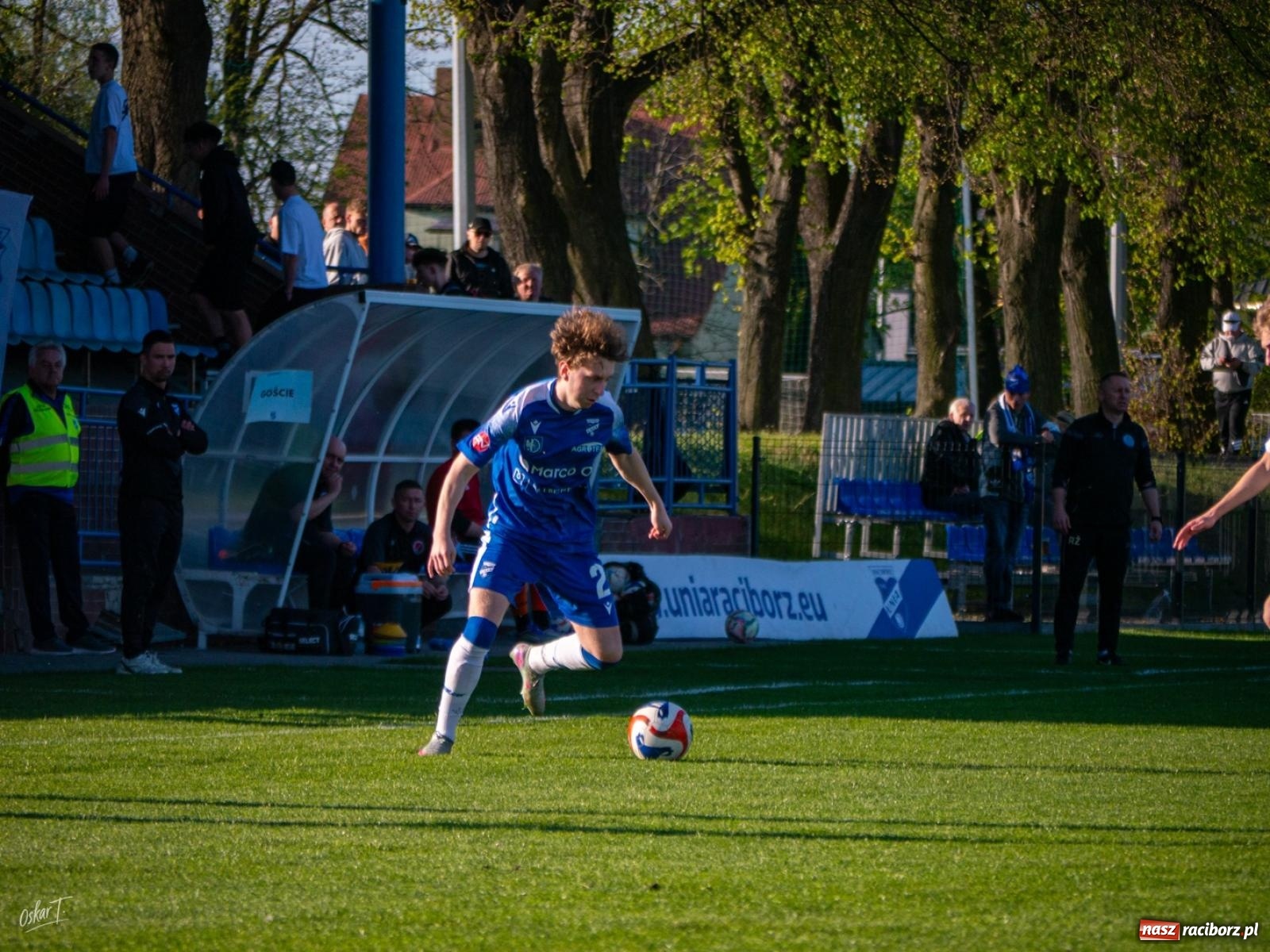 Zdjęcie w galerii na portalu naszraciborz.pl: Wyrównany mecz i walka do końca. Unia Racibórz dzieli punkty z Naprzodem Czyżowice [FOTO] wiadomości z regionu