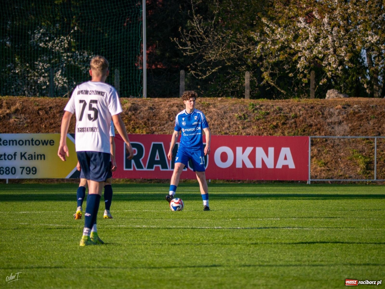 Zdjęcie w galerii na portalu naszraciborz.pl: Wyrównany mecz i walka do końca. Unia Racibórz dzieli punkty z Naprzodem Czyżowice [FOTO] wiadomości z regionu