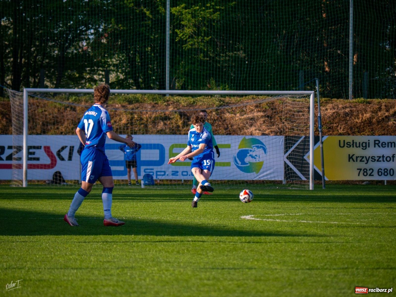 Zdjęcie w galerii na portalu naszraciborz.pl: Wyrównany mecz i walka do końca. Unia Racibórz dzieli punkty z Naprzodem Czyżowice [FOTO] wiadomości z regionu