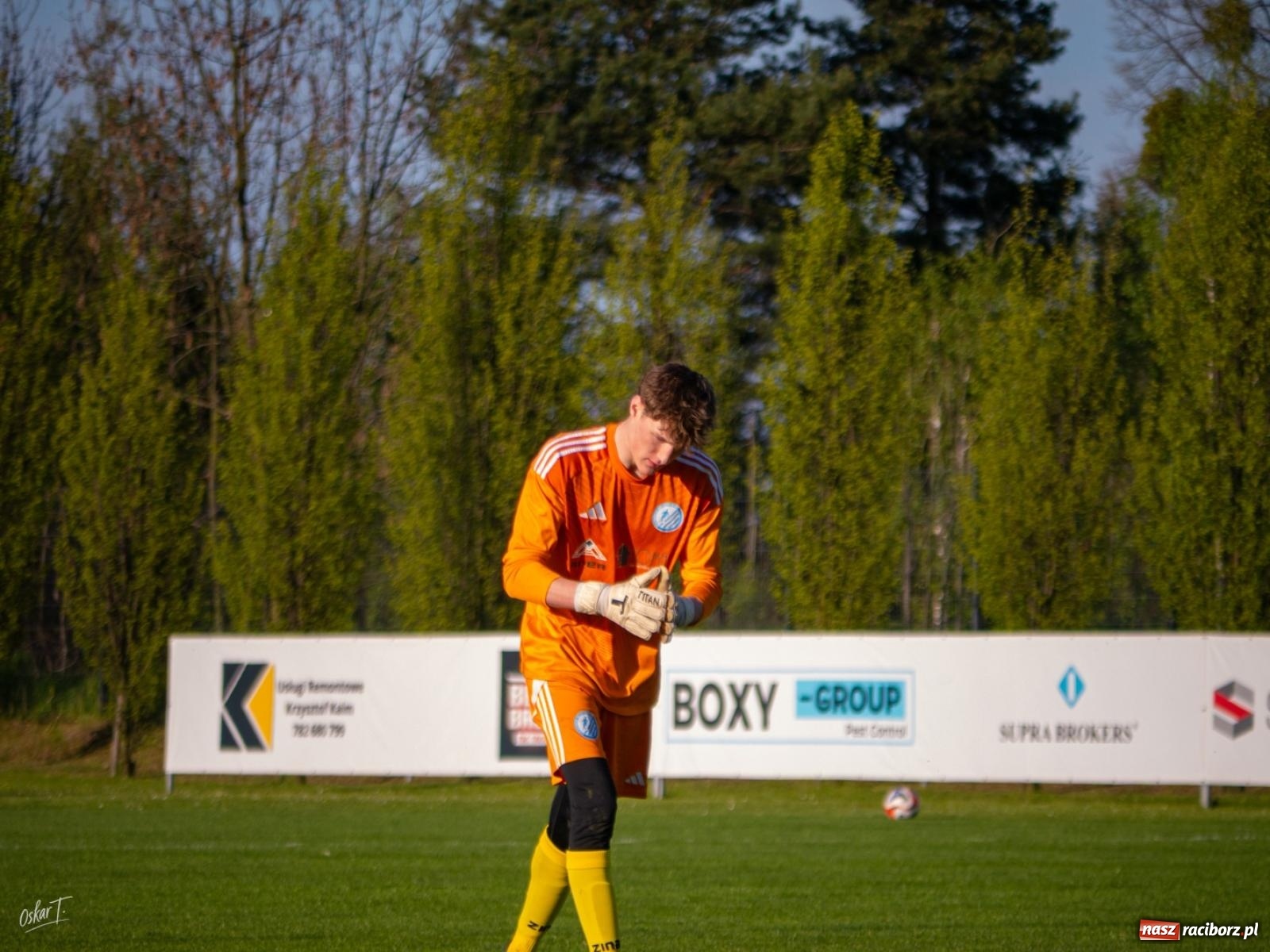 Zdjęcie w galerii na portalu naszraciborz.pl: Wyrównany mecz i walka do końca. Unia Racibórz dzieli punkty z Naprzodem Czyżowice [FOTO] wiadomości z regionu