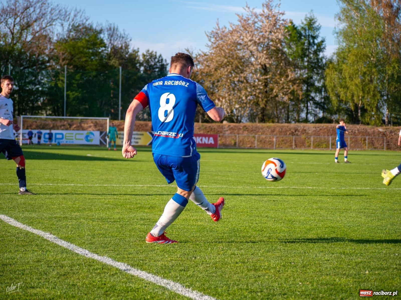 Zdjęcie w galerii na portalu naszraciborz.pl: Wyrównany mecz i walka do końca. Unia Racibórz dzieli punkty z Naprzodem Czyżowice [FOTO] wiadomości z regionu