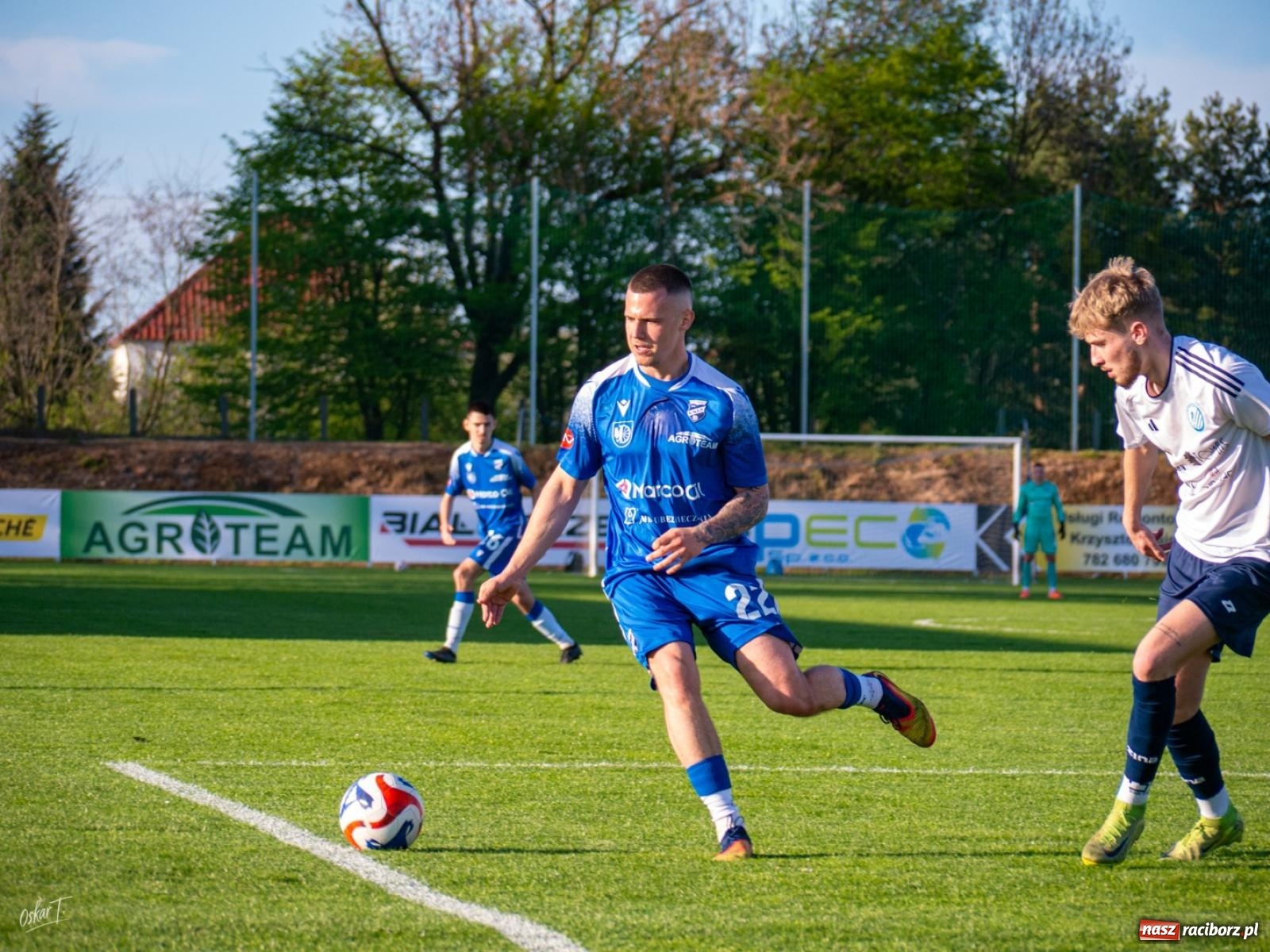 Zdjęcie w galerii na portalu naszraciborz.pl: Wyrównany mecz i walka do końca. Unia Racibórz dzieli punkty z Naprzodem Czyżowice [FOTO] wiadomości z regionu