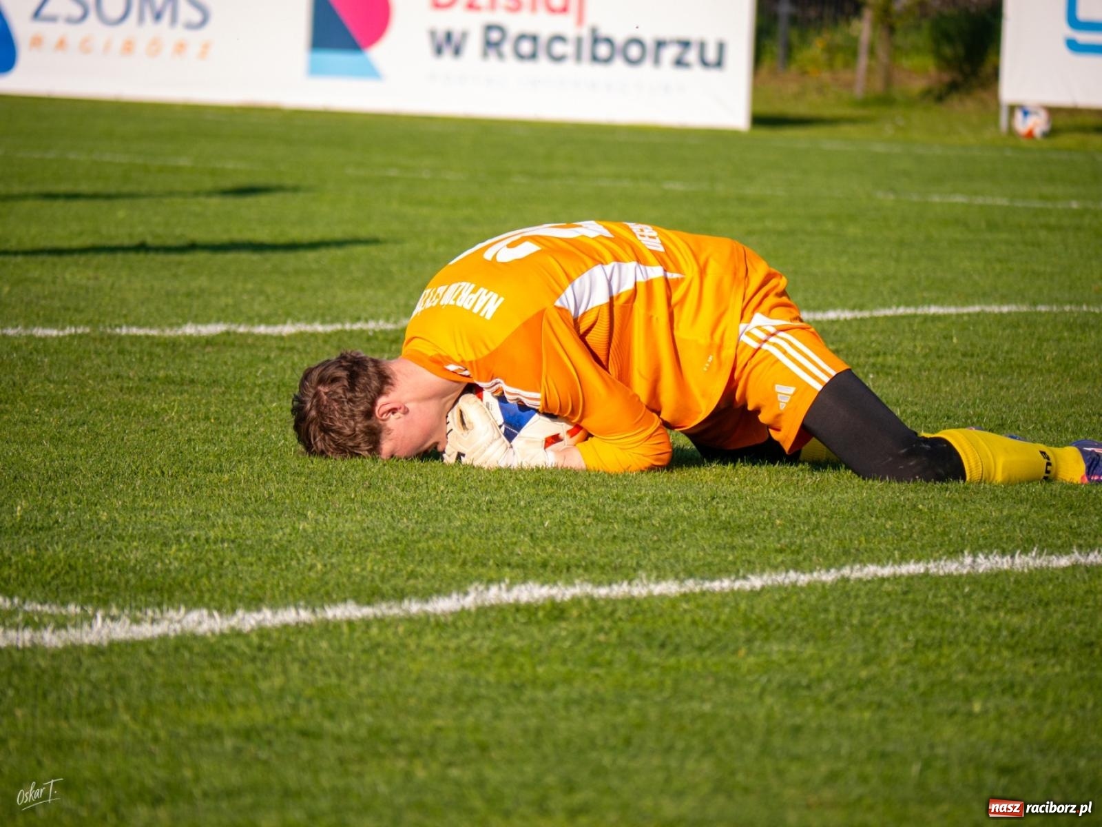 Zdjęcie w galerii na portalu naszraciborz.pl: Wyrównany mecz i walka do końca. Unia Racibórz dzieli punkty z Naprzodem Czyżowice [FOTO] wiadomości z regionu