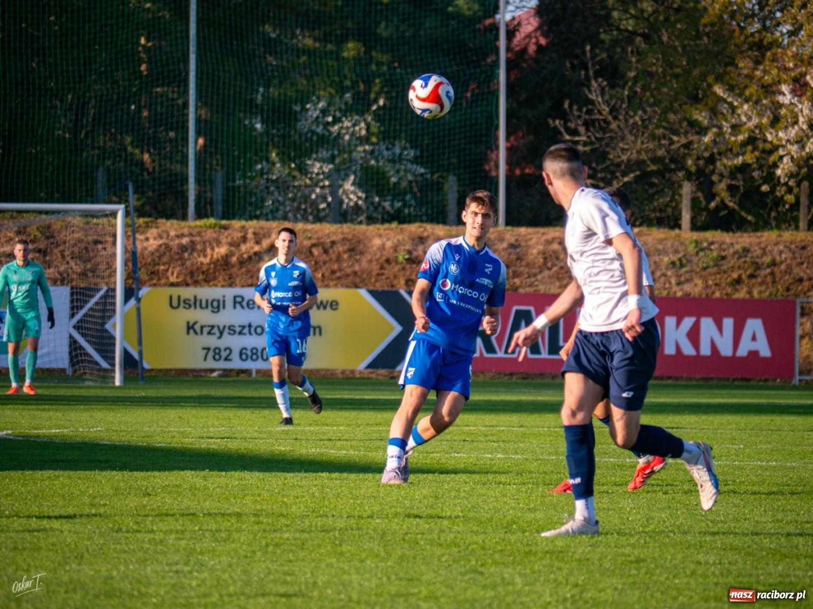 Zdjęcie w galerii na portalu naszraciborz.pl: Wyrównany mecz i walka do końca. Unia Racibórz dzieli punkty z Naprzodem Czyżowice [FOTO] wiadomości z regionu