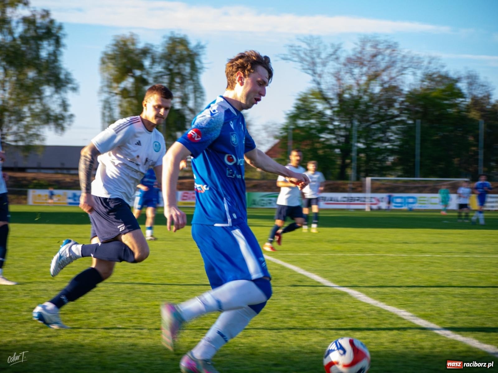 Zdjęcie w galerii na portalu naszraciborz.pl: Wyrównany mecz i walka do końca. Unia Racibórz dzieli punkty z Naprzodem Czyżowice [FOTO] wiadomości z regionu