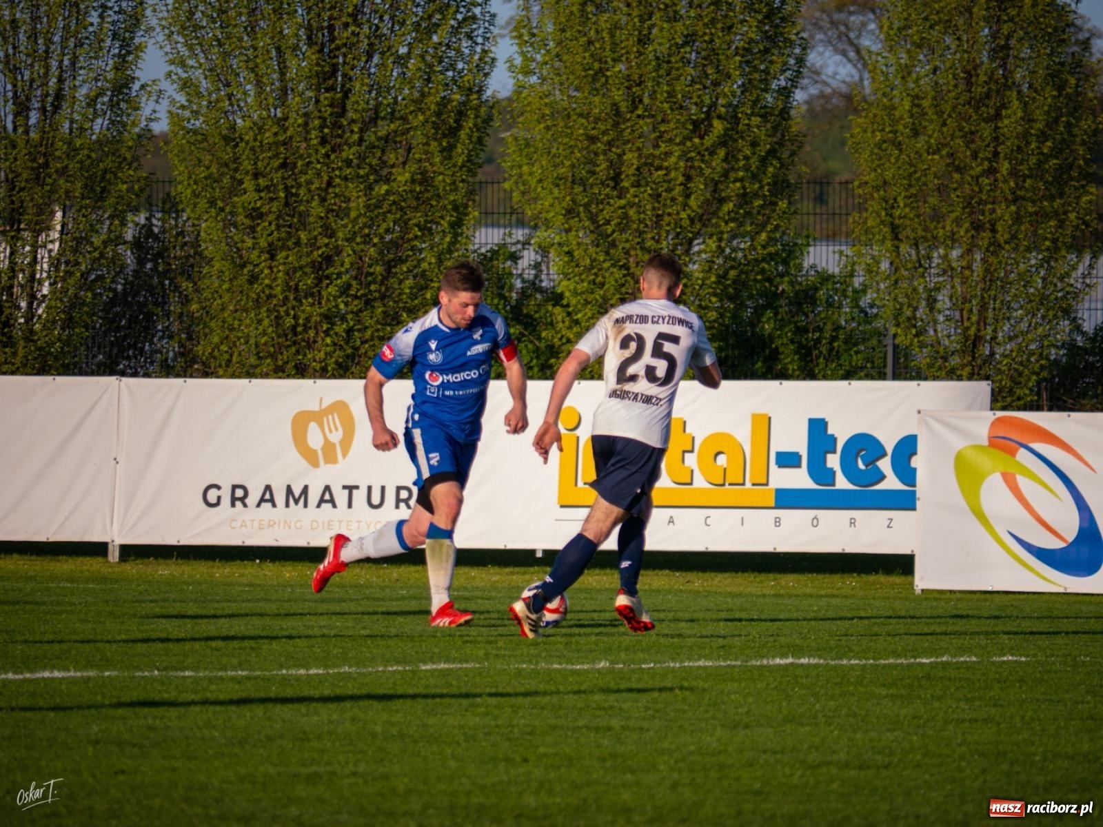Zdjęcie w galerii na portalu naszraciborz.pl: Wyrównany mecz i walka do końca. Unia Racibórz dzieli punkty z Naprzodem Czyżowice [FOTO] wiadomości z regionu