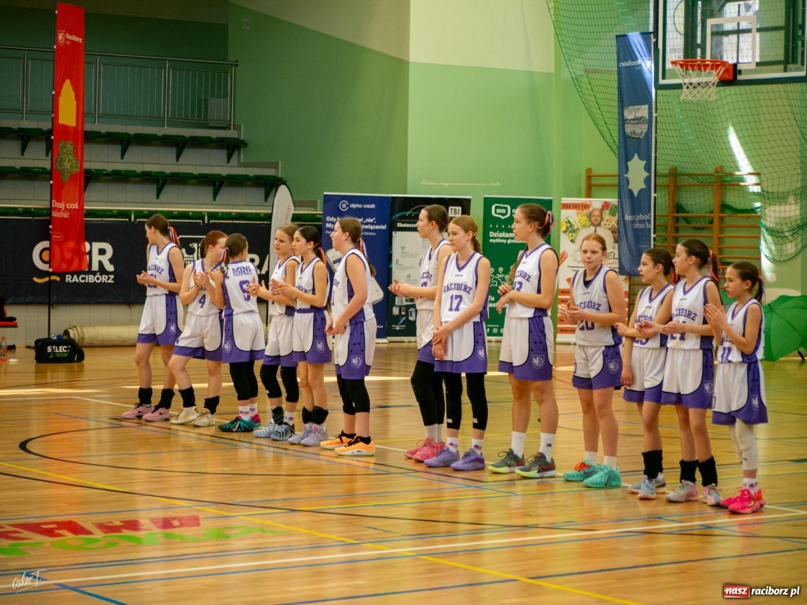 Zdjęcie w galerii na portalu naszraciborz.pl: Walka do końca mimo strat. Koszykarki MiniBasketball Racibórz uległy Warsaw Basketball [FOTO] wiadomości z regionu