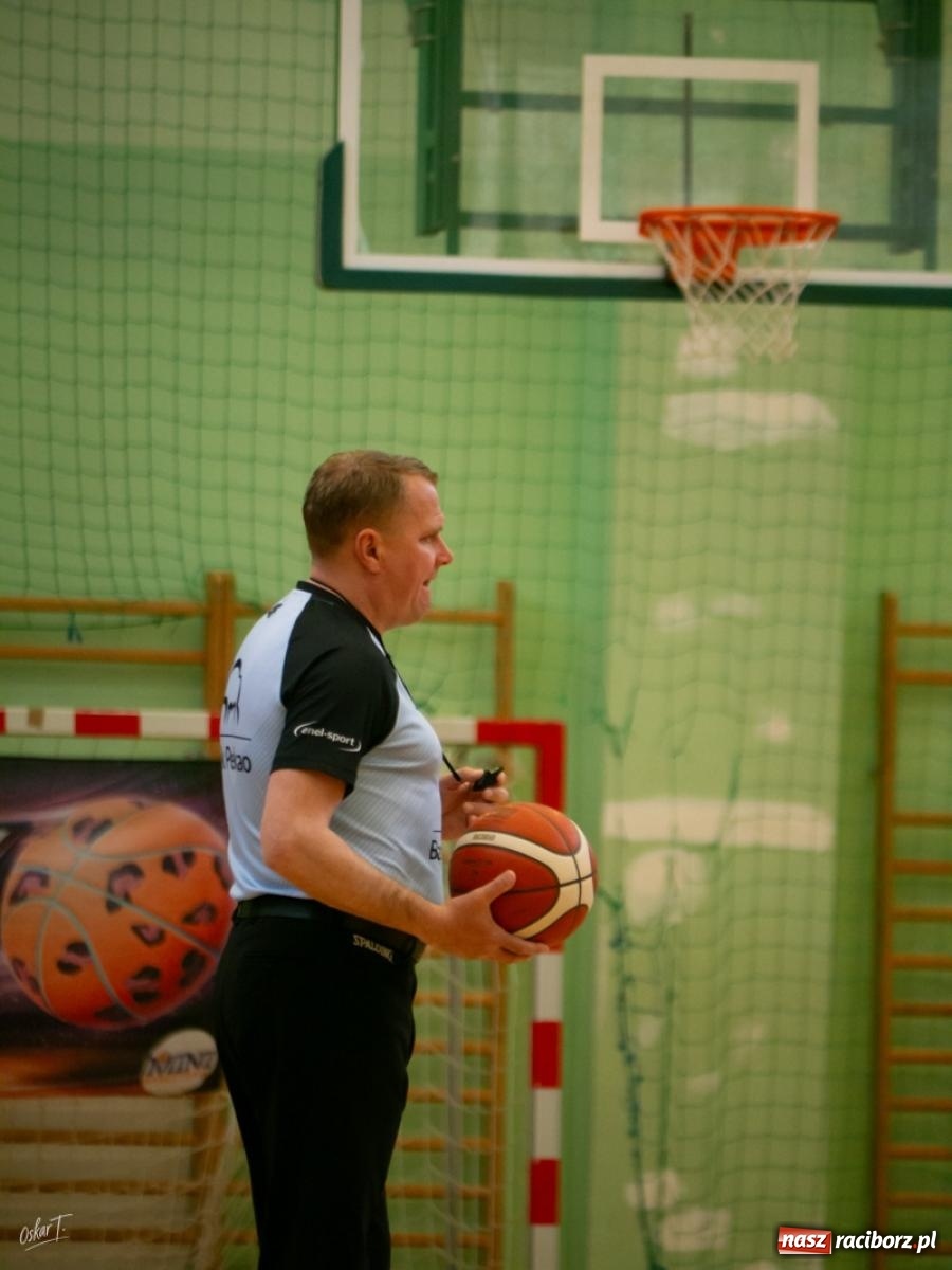 Zdjęcie w galerii na portalu naszraciborz.pl: Walka do końca mimo strat. Koszykarki MiniBasketball Racibórz uległy Warsaw Basketball [FOTO] wiadomości z regionu