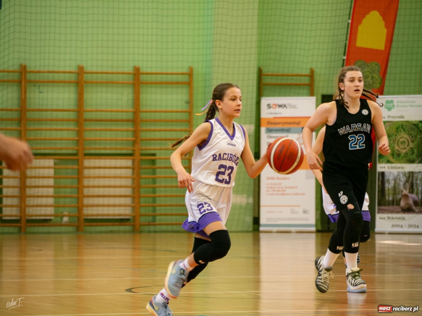 Zdjęcie w galerii na portalu naszraciborz.pl: Walka do końca mimo strat. Koszykarki MiniBasketball Racibórz uległy Warsaw Basketball [FOTO] wiadomości z regionu