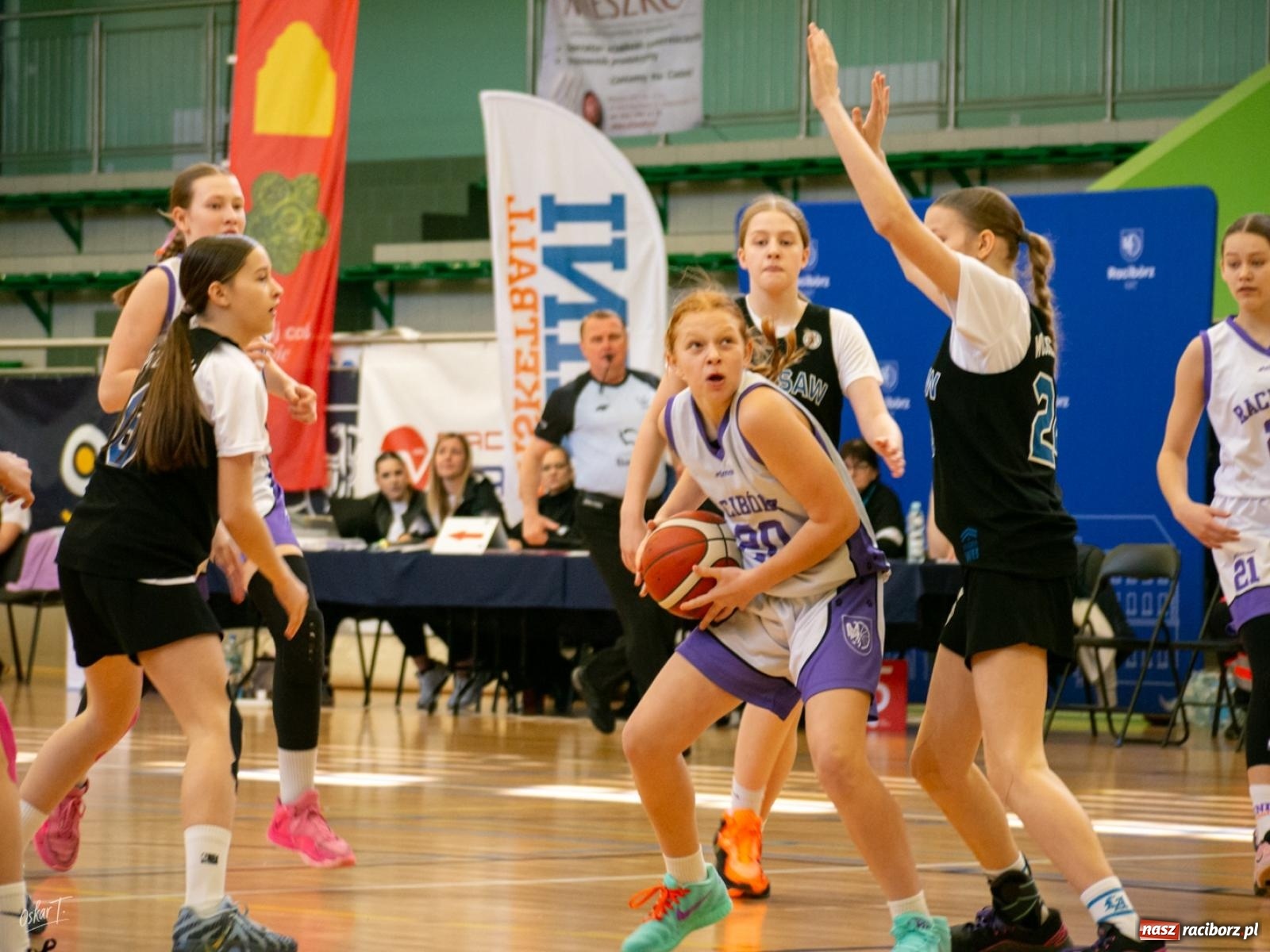 Zdjęcie w galerii na portalu naszraciborz.pl: Walka do końca mimo strat. Koszykarki MiniBasketball Racibórz uległy Warsaw Basketball [FOTO] wiadomości z regionu