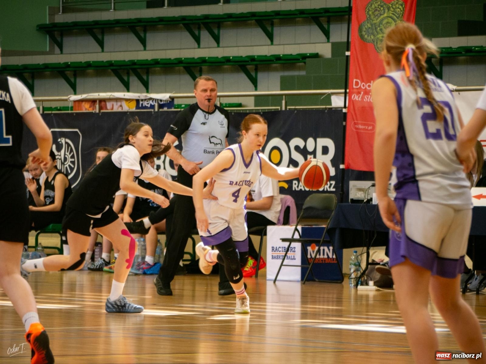 Zdjęcie w galerii na portalu naszraciborz.pl: Walka do końca mimo strat. Koszykarki MiniBasketball Racibórz uległy Warsaw Basketball [FOTO] wiadomości z regionu