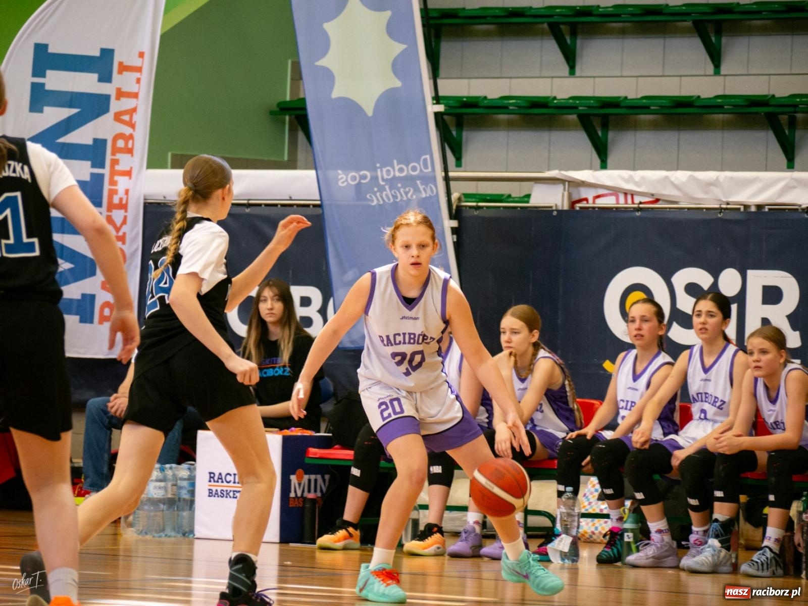 Zdjęcie w galerii na portalu naszraciborz.pl: Walka do końca mimo strat. Koszykarki MiniBasketball Racibórz uległy Warsaw Basketball [FOTO] wiadomości z regionu