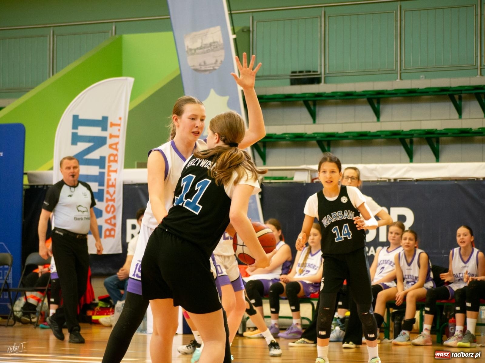 Zdjęcie w galerii na portalu naszraciborz.pl: Walka do końca mimo strat. Koszykarki MiniBasketball Racibórz uległy Warsaw Basketball [FOTO] wiadomości z regionu