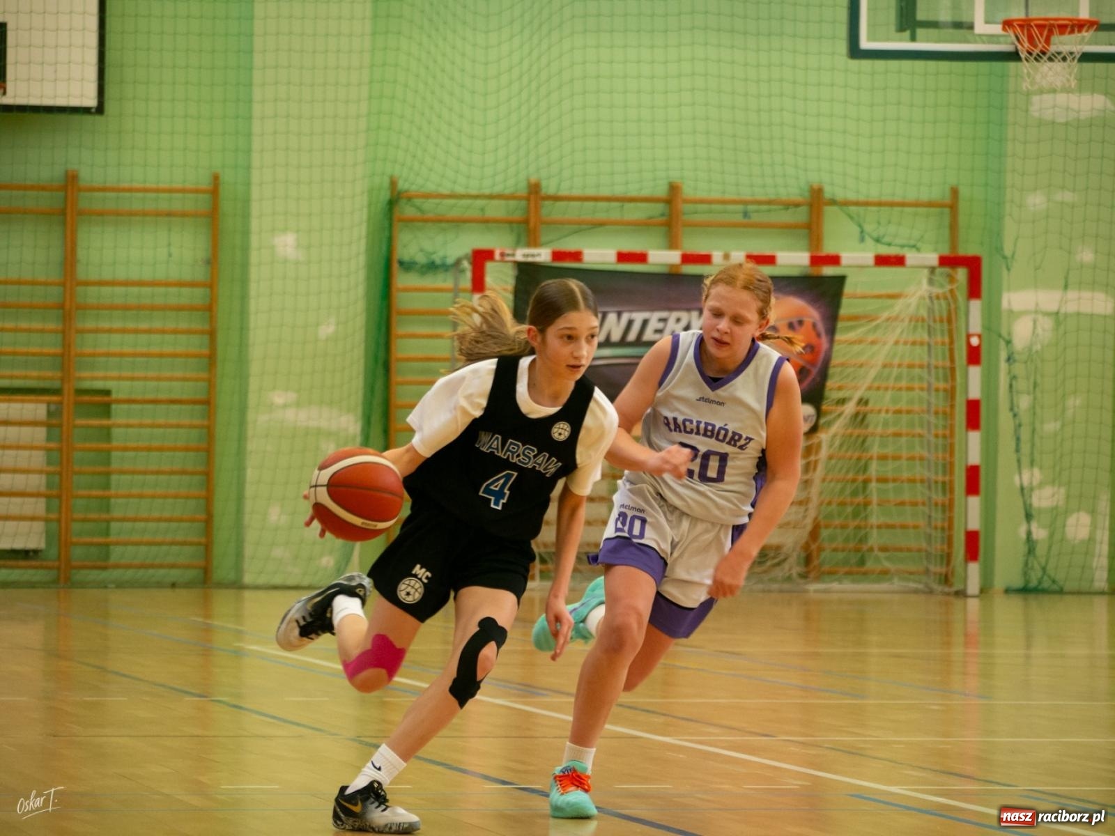 Zdjęcie w galerii na portalu naszraciborz.pl: Walka do końca mimo strat. Koszykarki MiniBasketball Racibórz uległy Warsaw Basketball [FOTO] wiadomości z regionu
