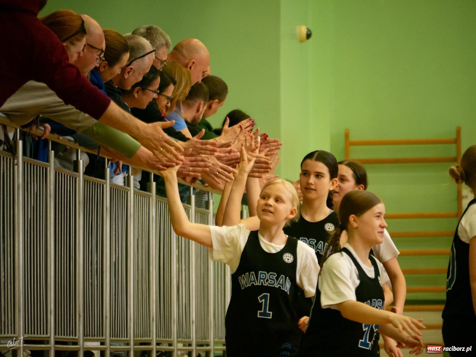 Zdjęcie w galerii na portalu naszraciborz.pl: Walka do końca mimo strat. Koszykarki MiniBasketball Racibórz uległy Warsaw Basketball [FOTO] wiadomości z regionu