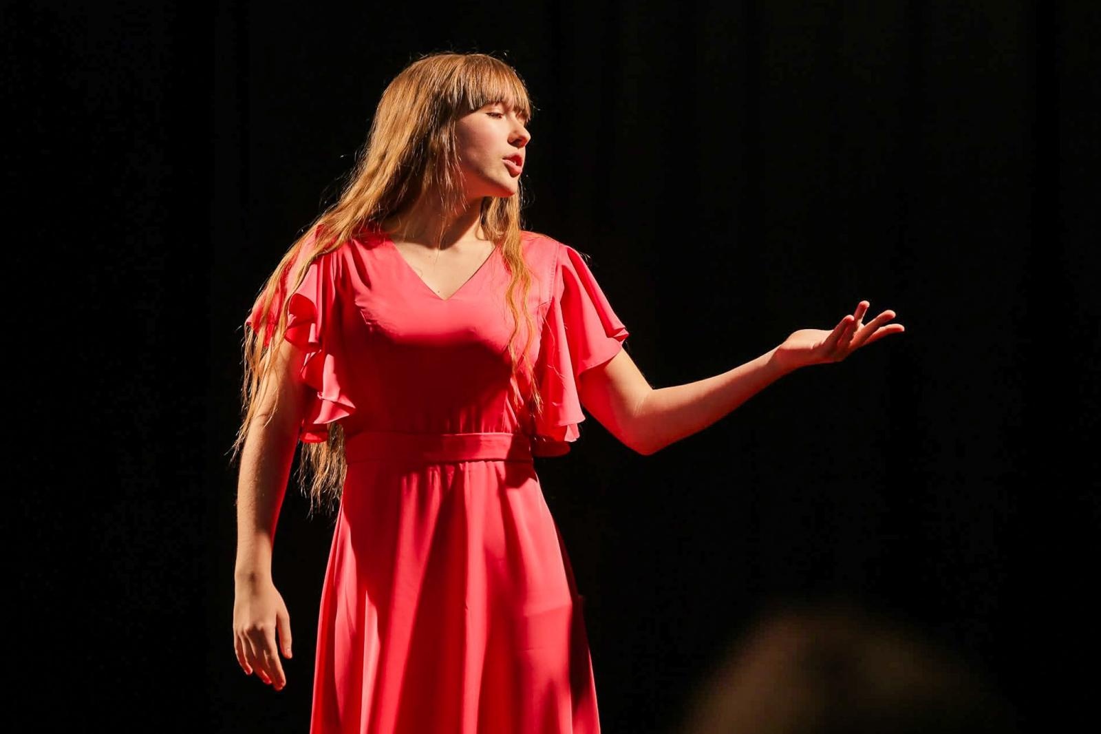 Zdjęcie w galerii na portalu naszraciborz.pl: Nadia Tomiczek z Rud wśród najlepszych recytatorów w regionie wiadomości z regionu