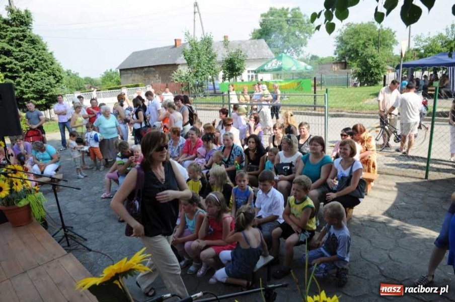 Zdjęcie w galerii na portalu naszraciborz.pl: Festyn z okazji Dnia Dziecka w Borucinie wiadomości z regionu